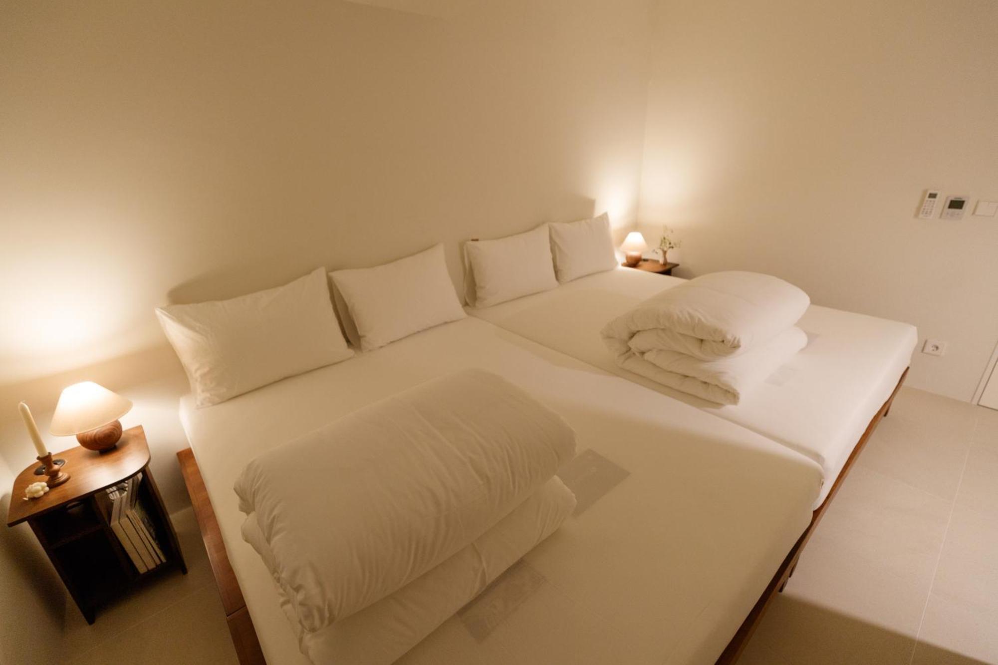 White Linen House Apartment Seoul Bilik gambar